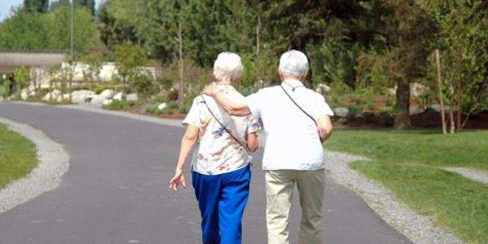 راه رفتن سریع ورزش پیاده روی سالمندان