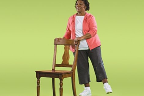 تمرین پاها از طرفین تمرین های قدرتی سالمندی