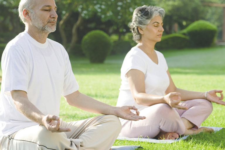 یوگا و سالمندان تمرین های انعطاف پذیری