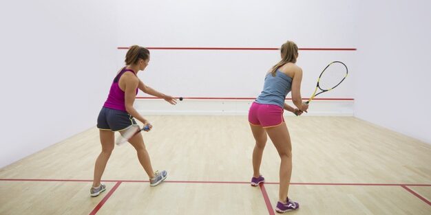 قوانین ومزایای بازی اسکواش بنیاد فرهنگ سالمندی