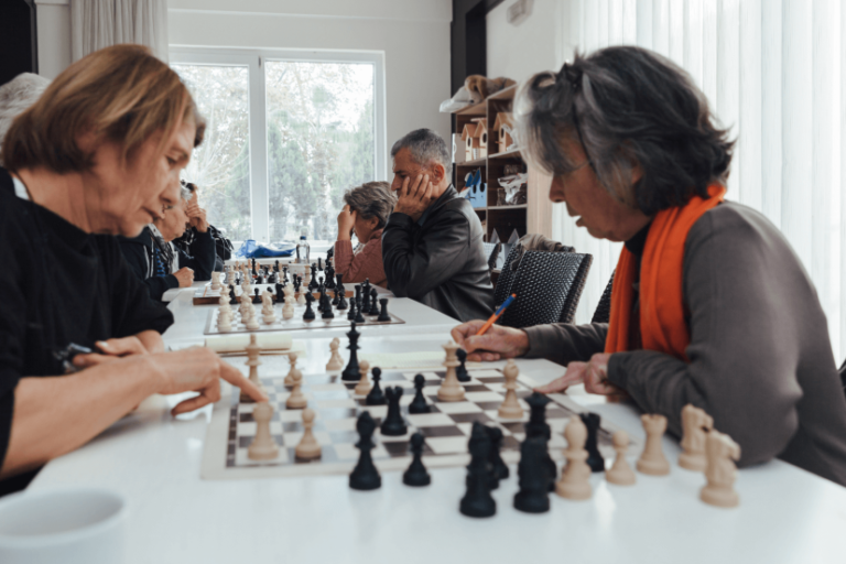 مزایای بازی شطرنج برای سالمندان