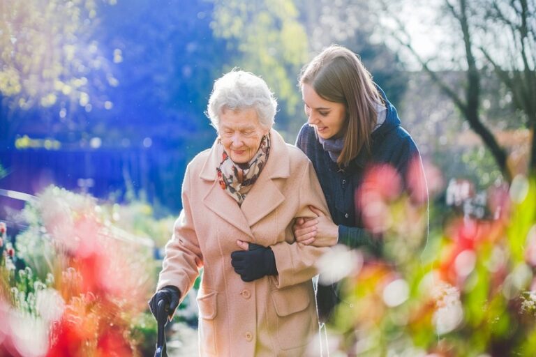 نیازها و انتظارات سالمند