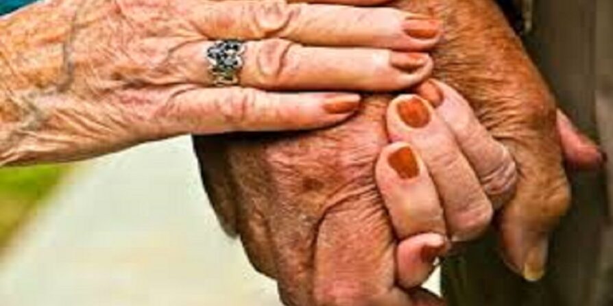 سالمندی و ازدواج؛ شکوفایی دوباره عشق در باغ سالخوردگی سالمندی و ازدواج؛ شکوفایی دوباره عشق در باغ سالخوردگی