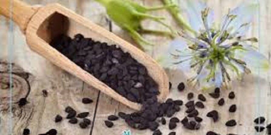 فواید سیاهدانه برای سالمندان